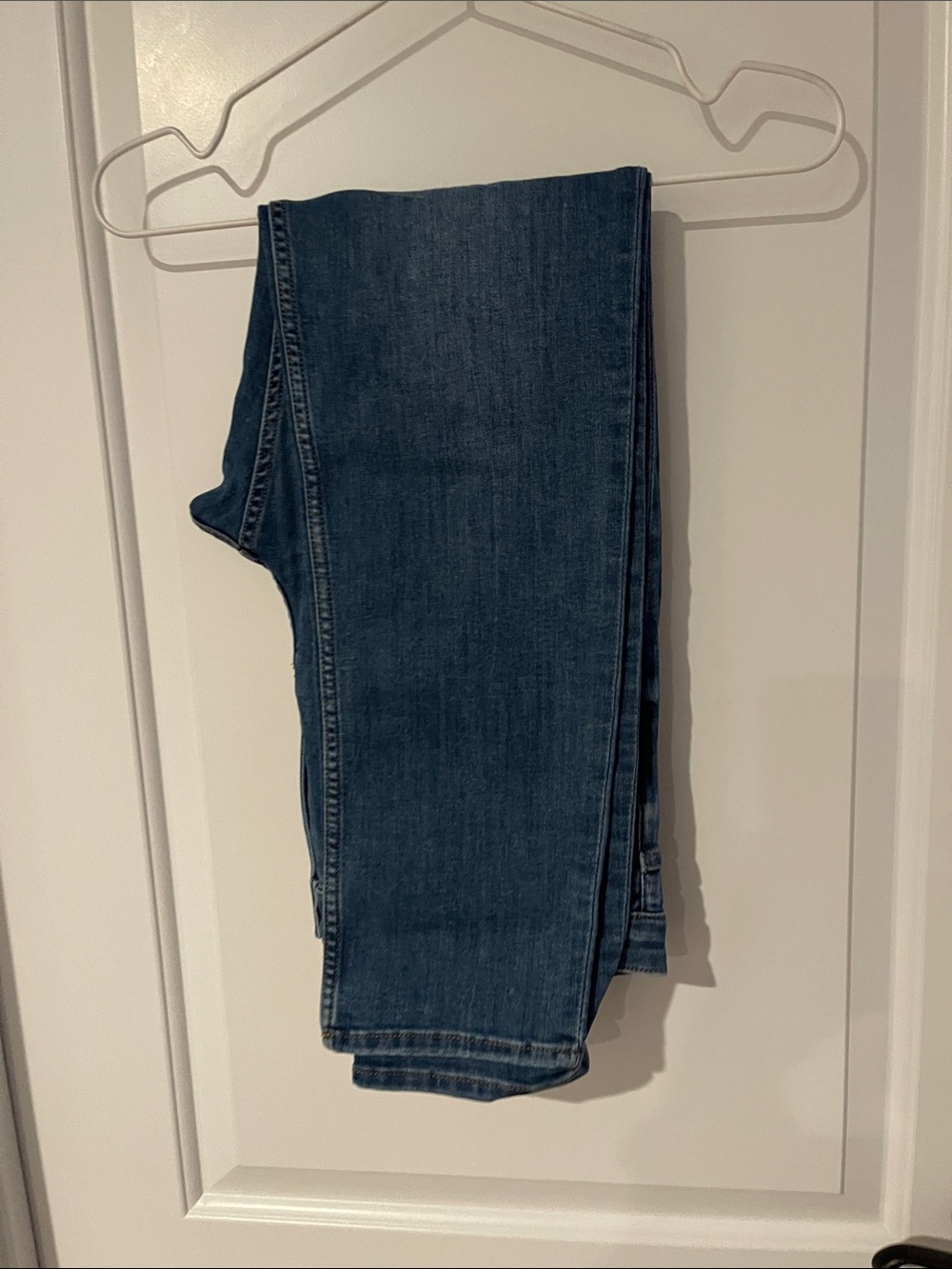 Classic Women's Blue Denim Jeans HM brand - Picture 2 of 4